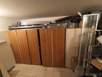 Vybavení do kanceláře - židle, stoly, skříně Techo