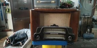 Ikonické gramorádio Tesla 512072 "Tábor II" (1956)