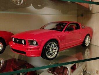 Ford Mustang 1:18 Hotwheels