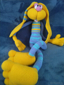 Ručně vyráběné háčkované hračky.