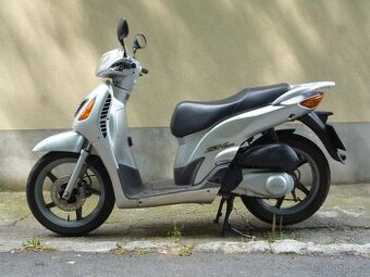 Honda SH 150. Najeto 63100km. Rok 2001