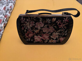 KABELKA - KŮŽE, GOBELÍN