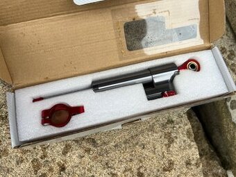 Nový hydraulický tlumič řízení na motocykl