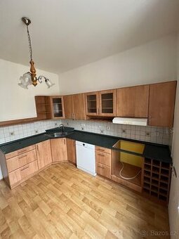 Horní kuchyňské skříňky