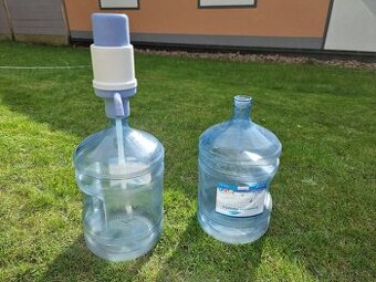 Barel na vodu s ruční pumpou