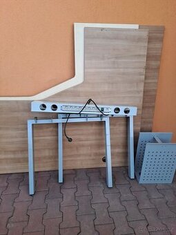 Kancelářský stůl