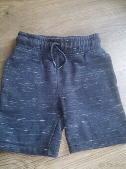 Kraťasy vel. 104 zn. Primark