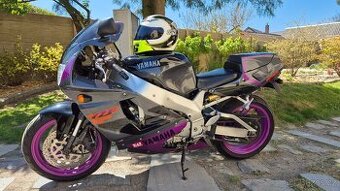 Yamaha YZF 750 rok 1993 v originálním krasném lakování