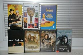 VHS videokazety a nějaká DVD