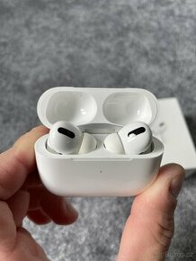 Apple AirPods PRO (2021) s MagSafe - 1