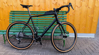 Gravel Fuji JARI CARBON 1.3, XL, 58", model 2021, černý mat