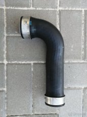 Taková hadice intercooler 1K0145834B