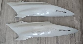 HORNÍ JE PRYČ LEVÁ Boční kapotáž Honda PCX 18-20