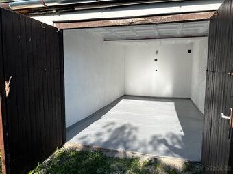 Garáž s pozemkem 22m2 a příjezdovou cestou 1/40 - 1