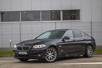 BMW Rad 5 530d xDrive A/T
