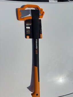 Sekera Fiskars X25