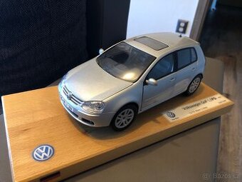 Volkswagen Golf V, 1:18 - 1