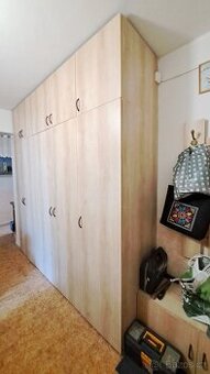 Šatní skříň předsíňová - 1