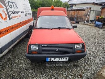Renault Rapid - 1