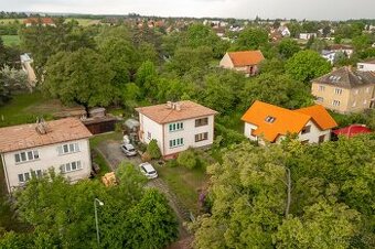 Prodej krásného řadového rodinného domu 4+1 s bazénem