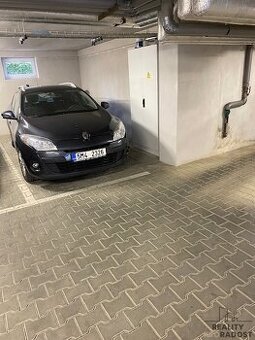Pronájem krytého garážového stání Olomouc Mošnerova