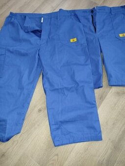 Pracovní kalhoty a kraťasy.