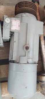 Asynchronní elektromotor