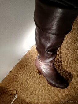 Kozačky celokožené, vysoké nad kolena, nové