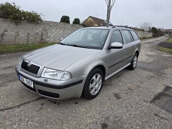 Škoda Octavia TOUR 12/2010 ČR TOP