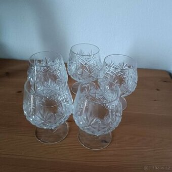 křišťalová broušená sklenice cognac