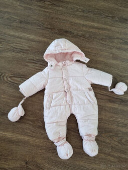 Nenošená zimní kombinéza pro malé princezny (vel.62-68)