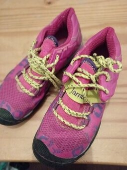 dívčí tenisky z USA JAMBU 33