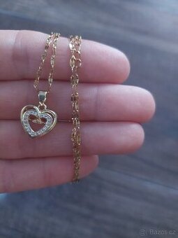 Řetízek s přívěskem ve tvaru srdce