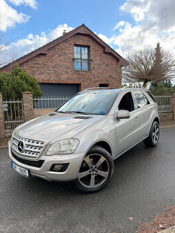 Mercedes-Benz ML 320 CDI 4MATIC Offroad paket TOPstav karbon