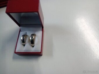 SNUBNÍ ZLATÉ PRSTENY S BRILIANTY