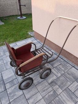 Retro kočárek pro panenky