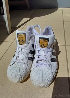 Bílé botasky/ Tenisky vel. 37