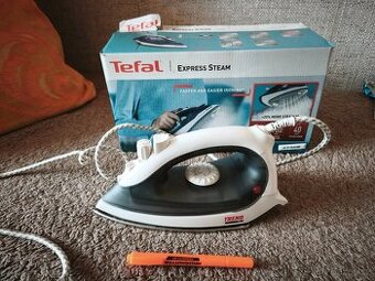 Žehlička Tefal Express Steem  skoro nová