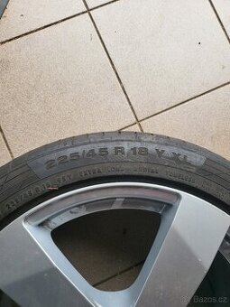 Litý Disk Dezent R18 ET 48 5x112 s pneu 225/45r18