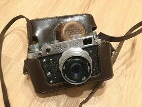 Sovětský fotoaparát FED-2