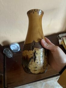 Stará dřevěná váza