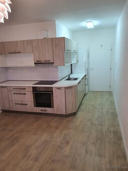 1 + kk, 28m², centrum Veselí nad Moravou, 9000 Kč + energie