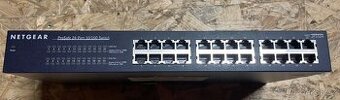 SWITCH NETGEAR JFS524 - 24 portů