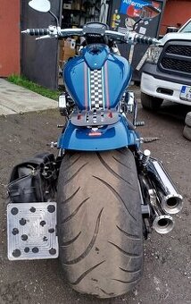 Suzuki vzr 1800 pneu 300