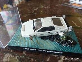 LOTUS ESPRIT 007