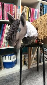 Šedý Hobby horse