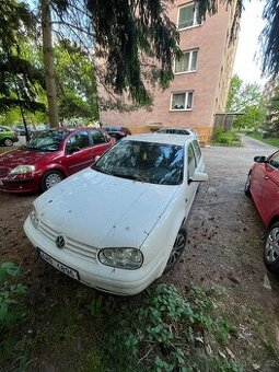 Volkswagen Golf IV 1.6 SR – na dojetí nebo na díly