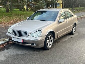 Mercedes-Benz C200 CDI W203, r.v. 2001