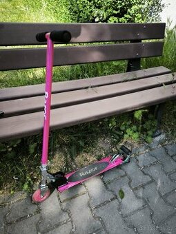 Dětská koloběžka Razor - růžová