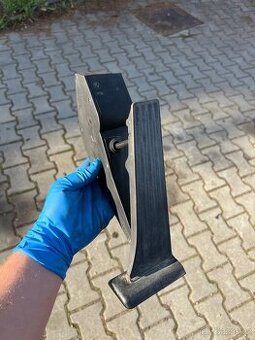 Elektrický pedál bmw e39 - 1